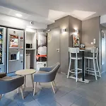 Lille Grand Stade 酒店 勒藏讷