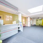 Lille Grand Stade 酒店 勒藏讷