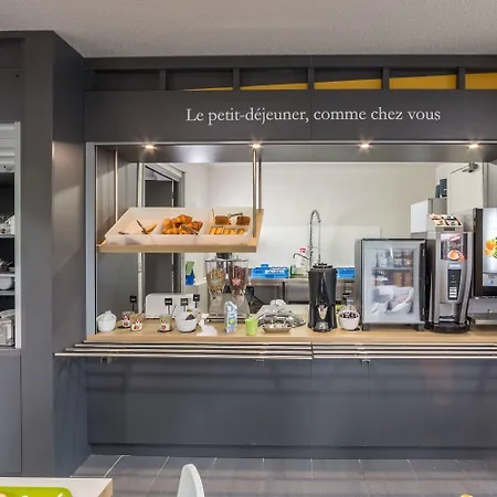 Lille Grand Stade Hotel 2*