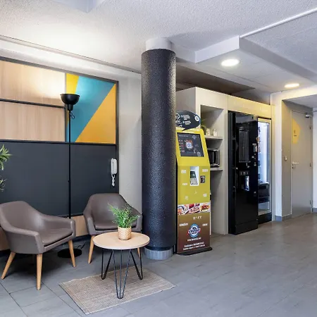 Lille Grand Stade Hotel 2*