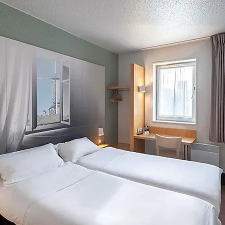 Lille Grand Stade Hotel 2*