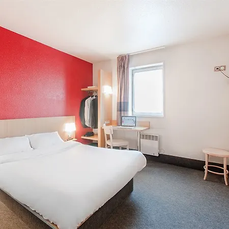 Lille Grand Stade Hotel 2*